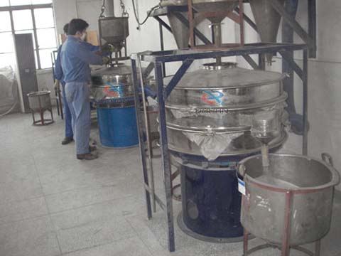 中药粉在圆形振动筛试机使用情况